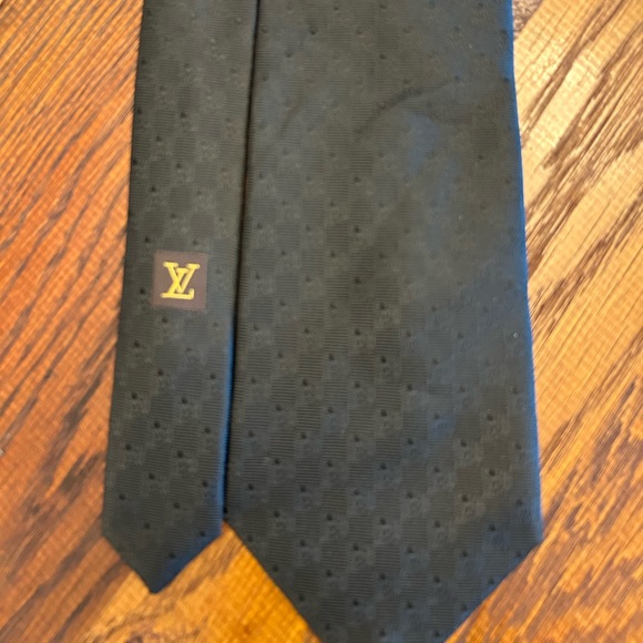 LV black silk tie in checkered all back pattern